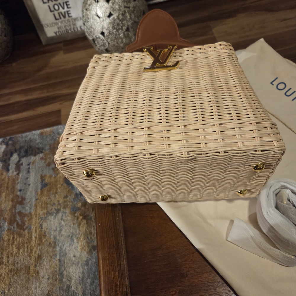 Louis Vuitton Tan and Cream Woven Shoulder Bag - Picture 2 of 4